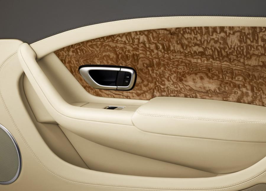  Bentley Continental GTC 2011 года  (фото 86 из 167)